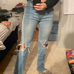 Lågmidjade jeans från easy wear strl 38