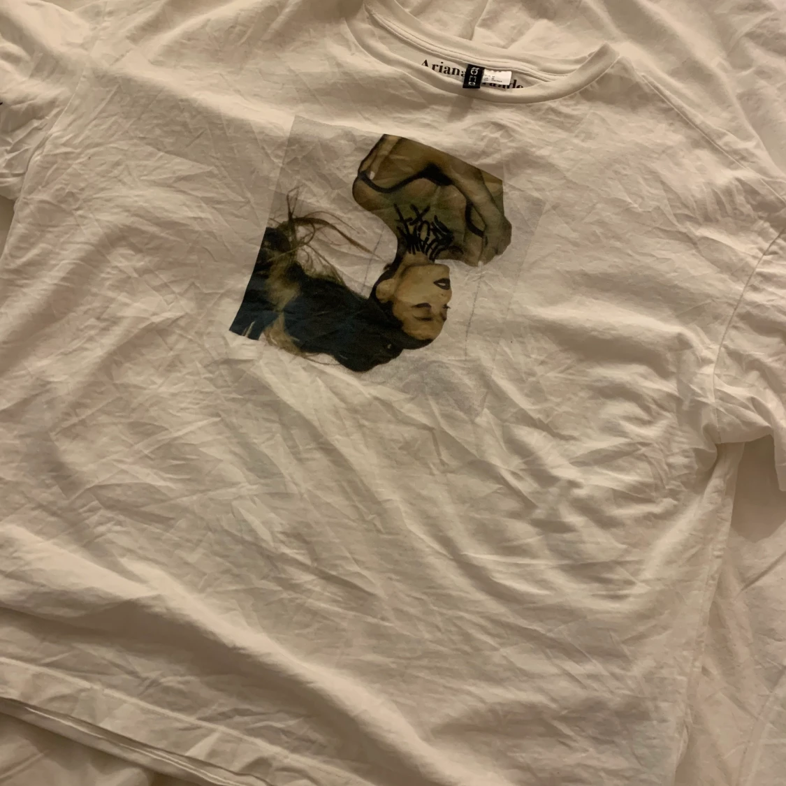 Ariana Grande t-shirt