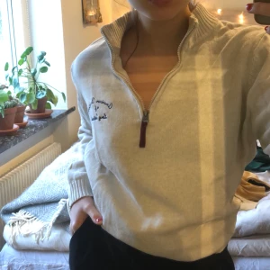 Kofta - Kofta köpt second hand på beyond retro som jag tyvärr inte får användning för längre. Storlek M herr. 