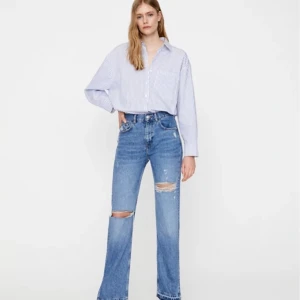 Pull and bear jeans - full längd - Säljer ett par jeans som tyvärr inte kommer till andvändning
