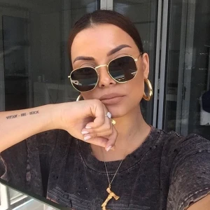 solglasögon - säljer dessa solglasögon, okänt märke💕  inte bin bild !!