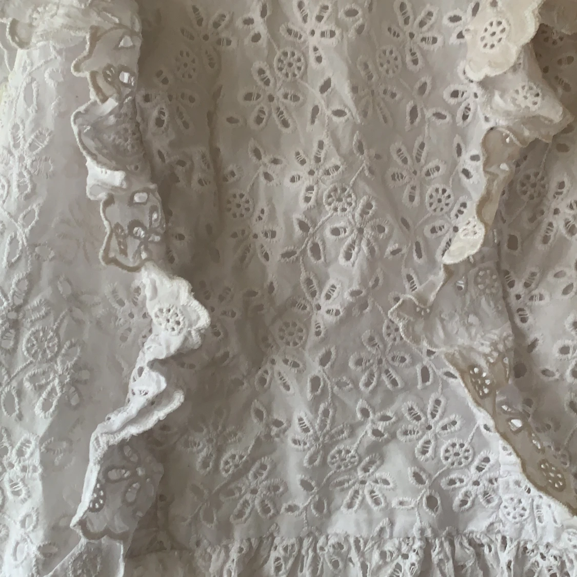 Spetsig volang tröja - 91