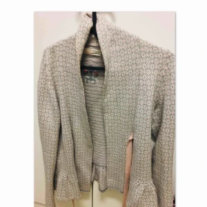  - En super mysig ODD MOLLY kofta 🥰 Ordinarie priset var 1099kr 