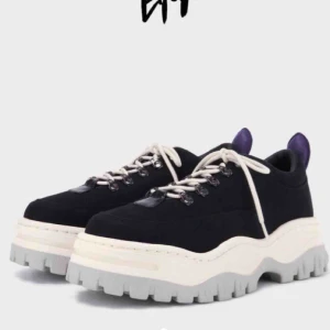  - SÖKER eytys angel!! Färg spelar ingen roll! Strl 38