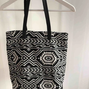  - Väska från Indiska✨ Fint skick👜   Köparen står för frakt📦