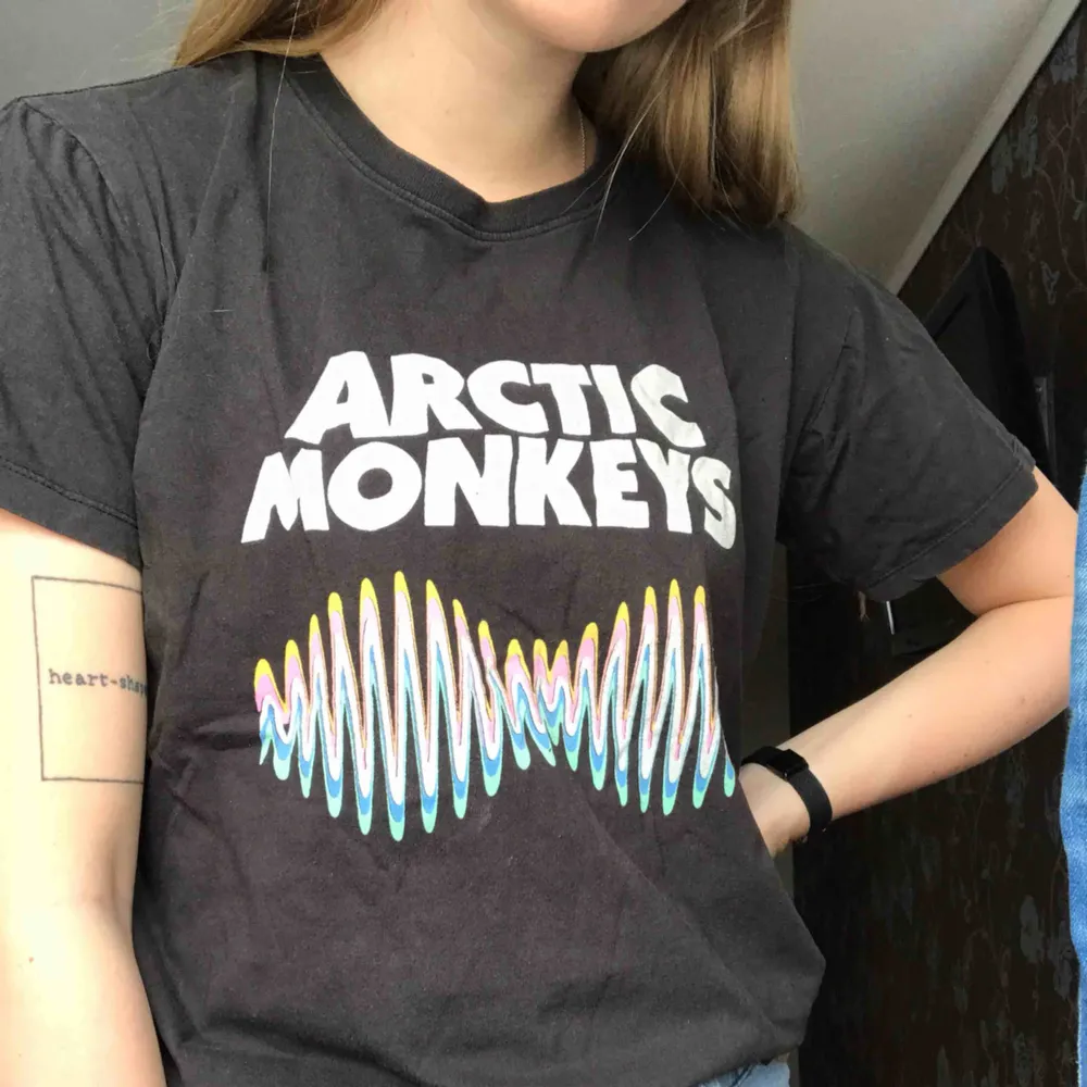 Arctic Monkeys T-shirt. Köpare står för frakt. . T-shirts.