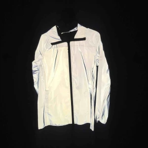  - Reflex jacka! Helt ny och oanvänd. 