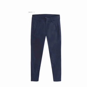  - Helt nya/oanvända byxor från Kappahl plussize i strl 48. Rymliga och bekväma pga stretch. Mörkblå klassiska!   Betalas med swish. Kan mötas upp i Halmstad eller skicka mot frakt som betalas av köparen. 