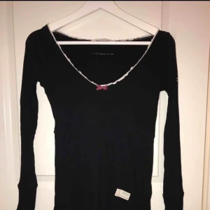  - Äkta ribbad odd Molly tröja. Använd men i fint skick.