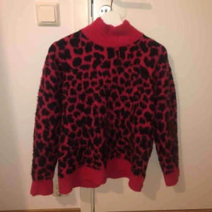  - Varm snygg mysig tröja från NAKD I storlek XS