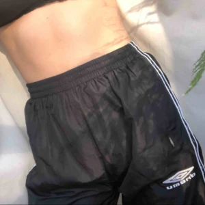  - Umbro trackpants i strl S. Bra skick!