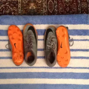  - Säljer två Cr7 Mercurial fotbollsskor välj en eller båda så snackar vi om priset. 