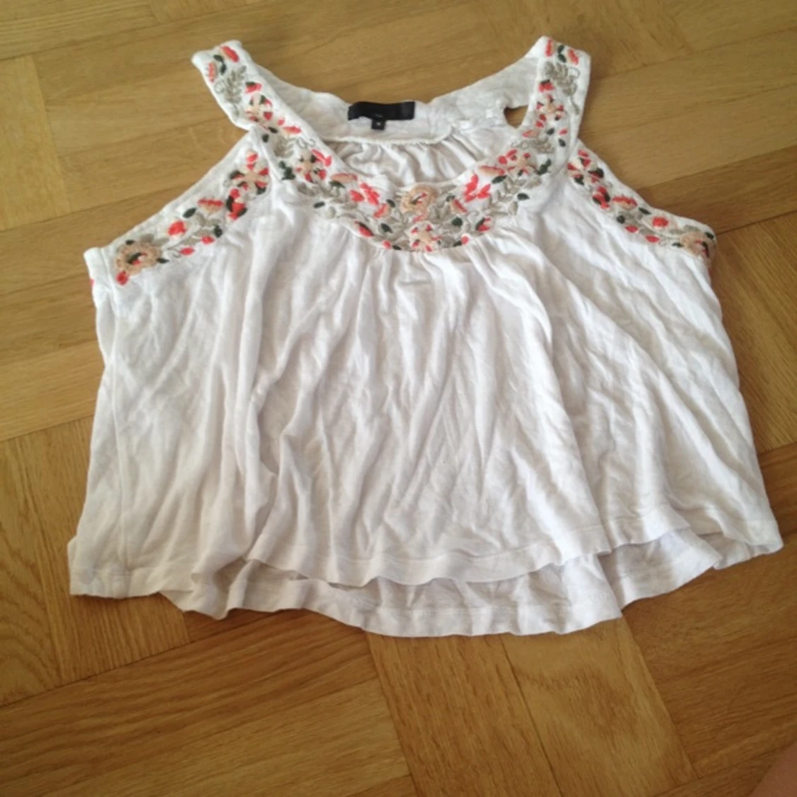 Somrig magtröja från bikbok - 1395935493