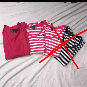  - Säljer två st ralph lauren t-shirts för 150. En kostar 80kr. Väldigt bra skick och de är äkta!