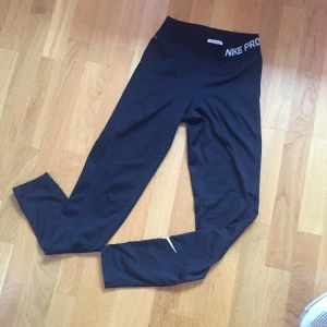  - Nike PRO träningstights  Stl S 