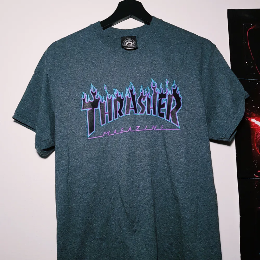 Aldrig använd grå thrasher tröja. Köparen står för frakt 🌹. T-shirts.