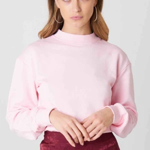  - Köpt på nakd. Stol S. Tröjan är använd ca 5 gånger