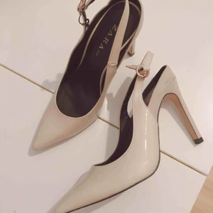 - Zara heels  Använd bara en gång.väldigt klassiska 