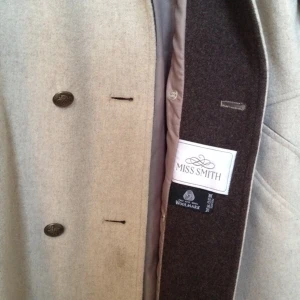 Beige oversize ullkappa 100% wool.  - Beige oversize ullkappa 100% wool. 