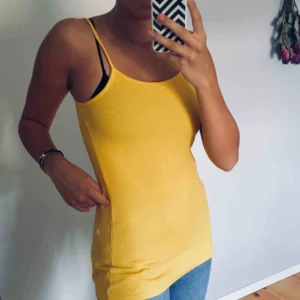  - Tunika/klänning, inte använt så mycket då den är lite för kort för mig att ha som klänning (är 174cm) men skulle säkert passa någon kortare❣️ frakt 25kr