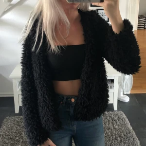  - Fluffig kofta från Gina tricot