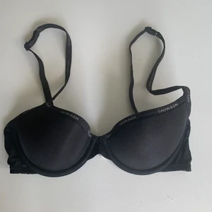 Bh Calvin Klein - En jättefin Calvin Klein Bh i ”meshtyg”. Storlek 70B och i bra skick. 100 kr+frakt