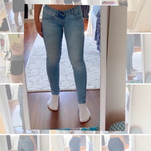 Ljusa lågmidjade tajta g-star jeans  - Bra skick förutom hålet som man kan se på sista bilden, stretchiga men inte super stretchiga, dom är lågmidjade men relativt höga bak så man behöver inte oroa sig att trosorna ska synas när man sitter ner och kan mötas upp i Stockholm eller skicka men köparen står för leveransen isf😃💝💝