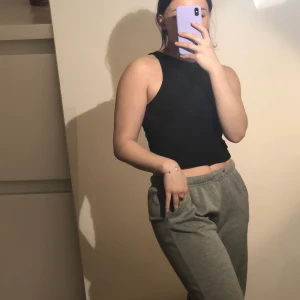 Mjukisbyxor - Gråa mjukisbyxor i storlek S🌸 Pris 30 kr + frakt.