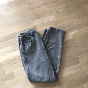 Säljer ett par jeans från Asos i storlek 30/36. Fint skick! 🥰