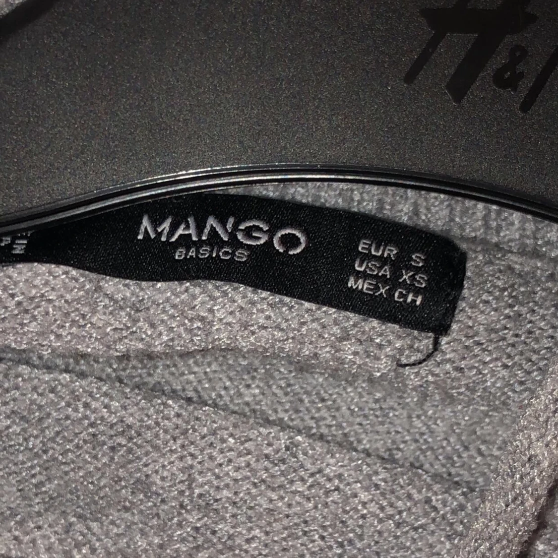 Tröja från mango✨ jag är XS/S och den passar parfekt  - 90