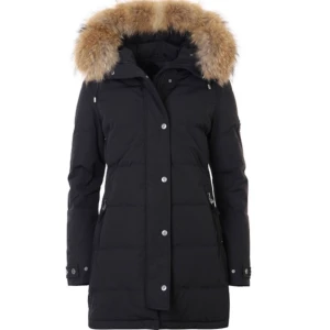 Hollies Black Subway  - Jackan är i strolek 42 men kan användas som 40&44. Jackan är köpt förra vintern och är i bra skick och inte jätte använd. 