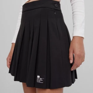 “ Tennis” kjol - Använd fåtal gånger. För stor på mig därav säljer jag den:) Storlek L passar även större M. 