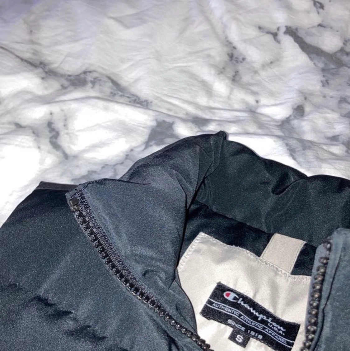 Champion väst strolek S funkar som M - 91