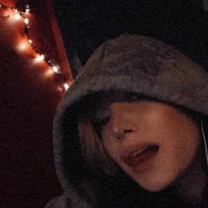 SÖKER JACKA - Söker en leopardmönstrad jacka med luva. Gärna en stooor & fluffig. :)) Storlek s/m