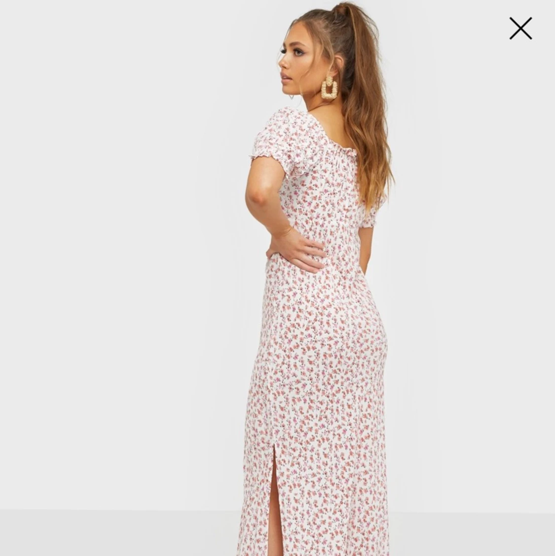 Blommig klänning - 90