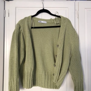 Zara kofta - Köpte på plick men passar inte mig! 