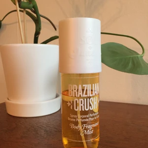 Sol de Janeiro Body Mist - Body mist Brazilian Crush ca 2/3 kvar. Inköpt förra året.