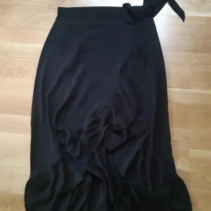 Hm kjol - Bra skick, funkar även på 38