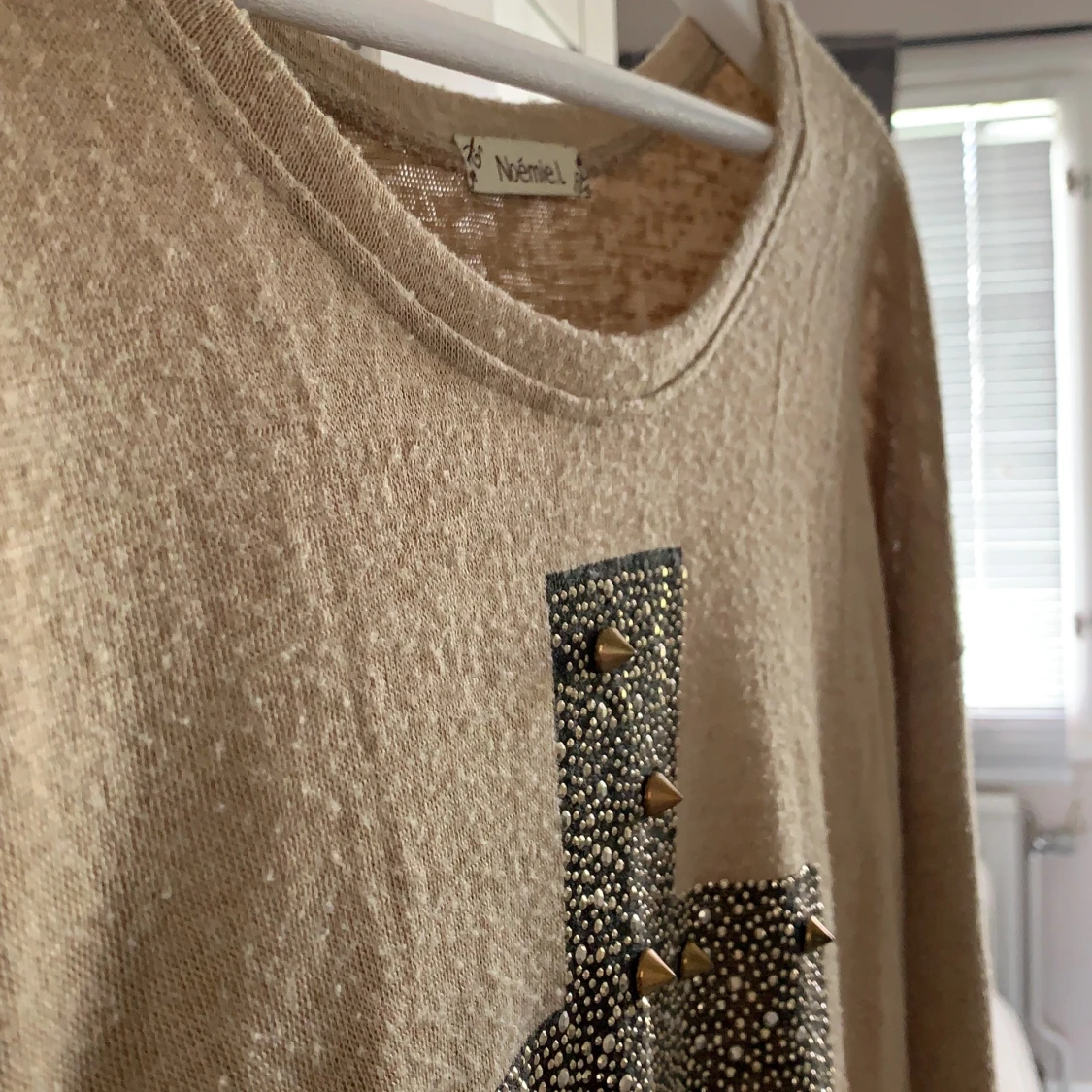 Tröja med nitar  - 91