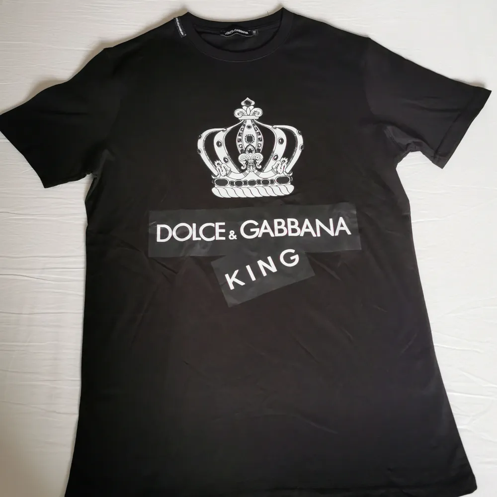 D&G, storlek L, oanvänd, helt ny. AAA+. T-shirts.