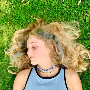 Halsband - Egengjort halsband. Super fint och super stretchigt. Köparen står för frakt<333