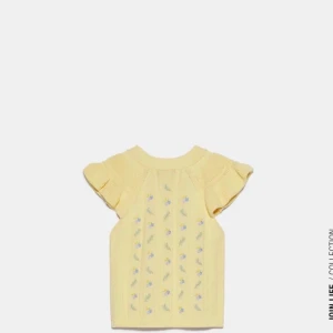 Linne - Säljer detta slutsålda stickade linne ifrån zara. Endast använt 2 gånger så det är i väldigt bra skick 💕