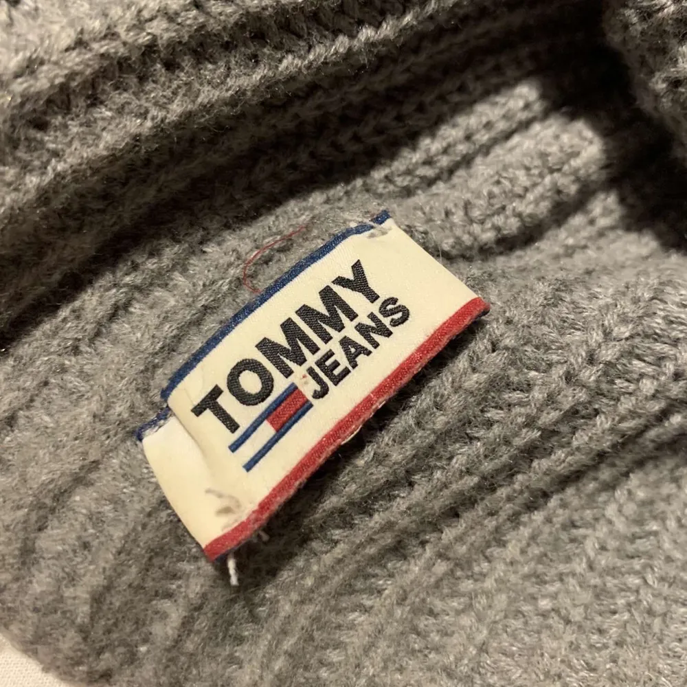 Skitsnygg Tommy hilfiger mössa som inte kommer till användning, väldigt bra skick. Skriv bud⚡️. Asusteet.