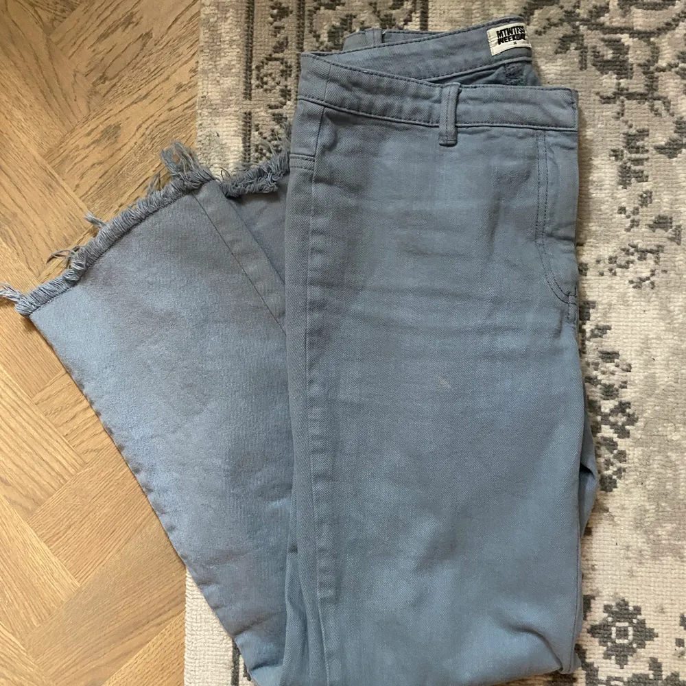 Ljusblåa jeans från weekday. Lågmidjade. Storlek 36/s. Jeans & Byxor.