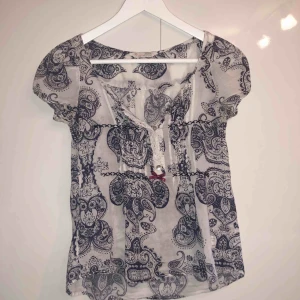  - Jättesöt Odd Molly blus! Frakt tillkommer! 