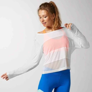  - Snygg topp från Reebok ✨ sparsamt använd! Köparen står för ev fraktkostnad 🤸🏻‍♀️