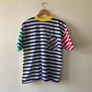 - Vintage T-shirt. 80-tal. Sitter som en stor medium. 50 på lappen. 