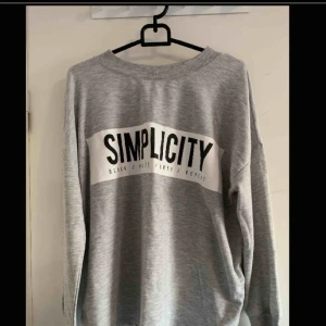  - Långärmad tröja