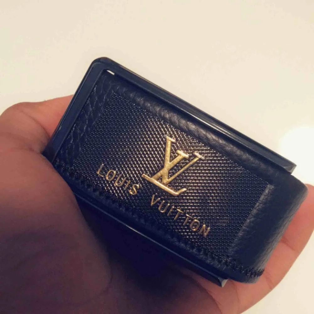 Ett fint äkta Louis Vuitton skärp. Ord pris 2100 jag säljer det pgr utav att jag inte har nån användning av den längre den är inte sliten och är i mycket gått skick. Accessoarer.