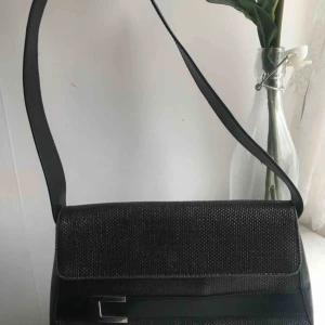  - Jättefin mini väska från Panos Emporio 